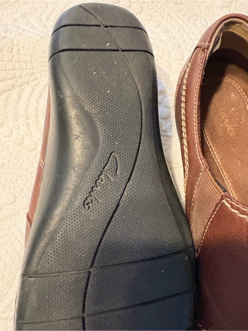 Clarks Brown Leather Slip-On Loafers Women’s Size 10 Comfort Casual Shoes - Picture 3 of 5